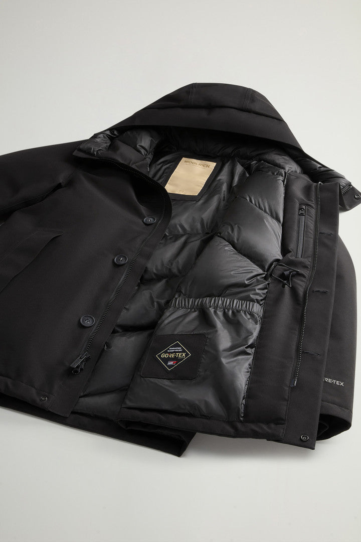Waterproof Parka in Recycled Two-Layered GORE-TEX Fabric Black