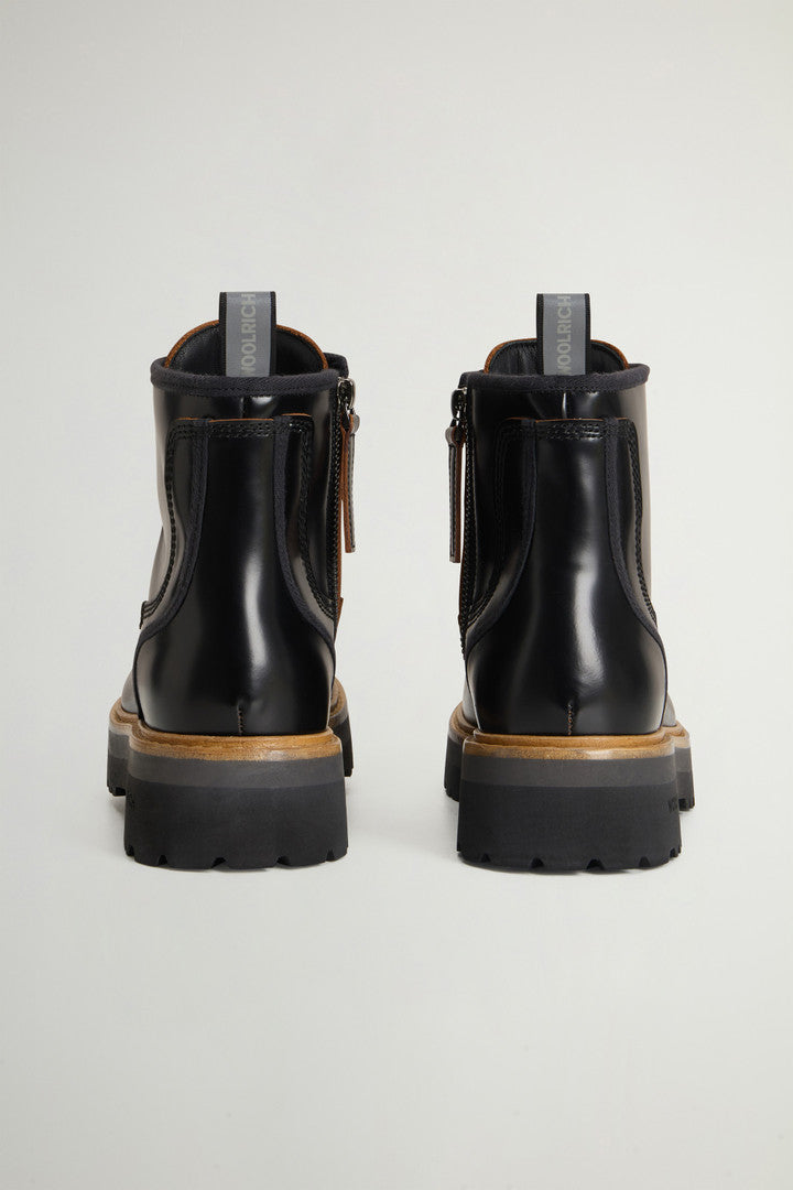 Main Combat Boots in Calfskin Leather Black